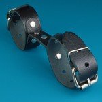Кожаные наручники-фиксаторы Sitabella с регулируемой застежкой - чёрные