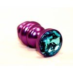 Анальная фигурная пурпурная металлическая пробка 4sexdreaM с голубым кристаллом - 7,3 см