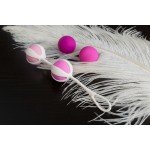 Набор вагинальных шариков со смещенным центром тяжести Gvibe Geisha Balls 2: сцепка и четыре шарика разного веса Набор вагинальных шариков со смещенным центром тяжести Gvibe Geisha Balls 2: сцепка и четыре шарика разного веса