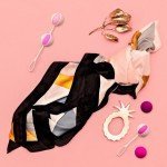 Набор вагинальных шариков со смещенным центром тяжести Gvibe - Geisha Balls 3: две сцепки и пять шариков разного веса Набор вагинальных шариков со смещенным центром тяжести Gvibe - Geisha Balls 3: две сцепки и пять шариков разного веса