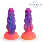Фантастический светящийся в темноте фаллоимитатор Magic Hero с толстым и рельефным стволом - 20 см