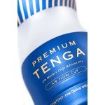Мастурбатор TENGA Premium Air Flow Cup с воздушными клапанами, плотным облеганием и обхватом с уникальным внутренним рельефом - синий - 15,5 см Мастурбатор TENGA Premium Air Flow Cup с воздушными клапанами, плотным облеганием и обхватом с уникальным внутренним рельефом - синий - 15,5 см